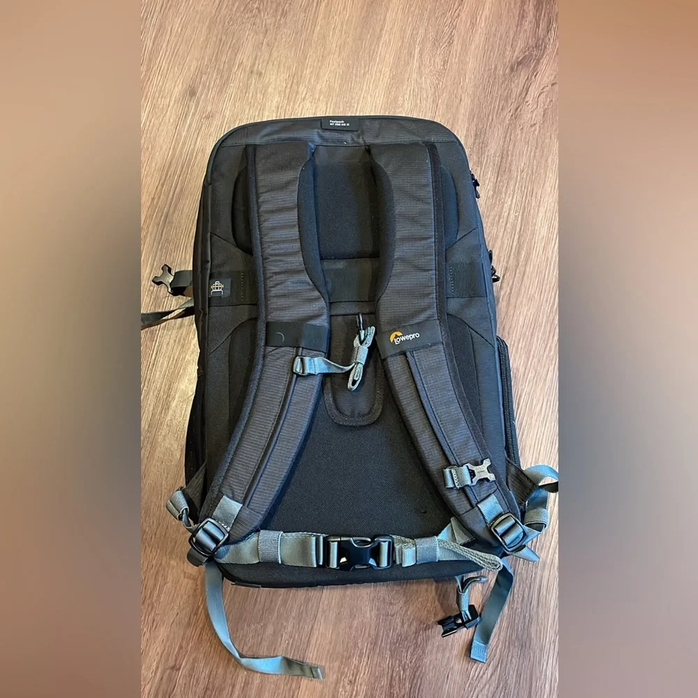 NEW Lowepro Fastback BP 250 AW III Camera Bag